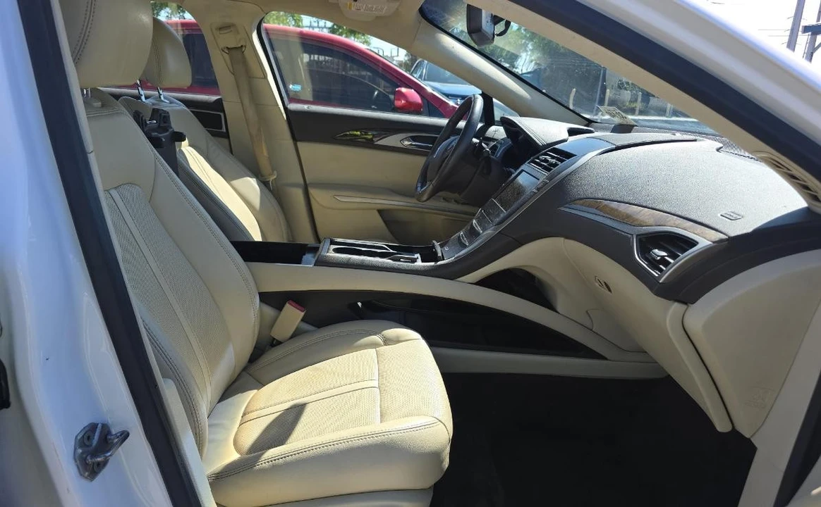 2013 Lincoln MKZ - Image 8 of 13