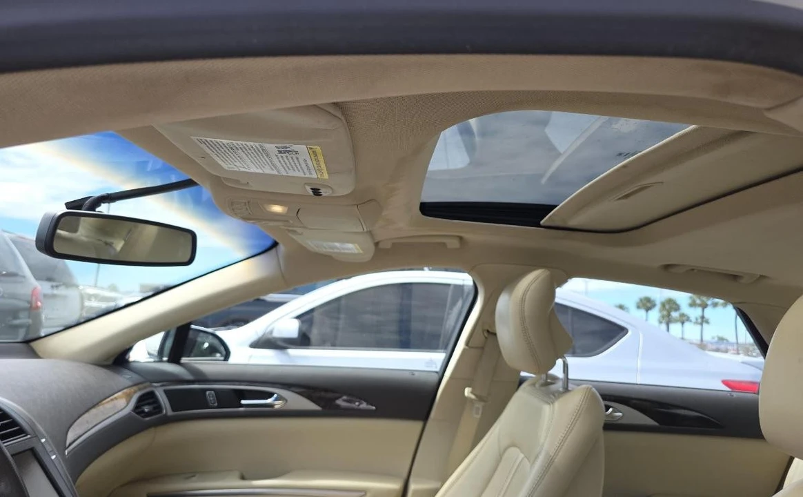 2013 Lincoln MKZ - Image 12 of 13