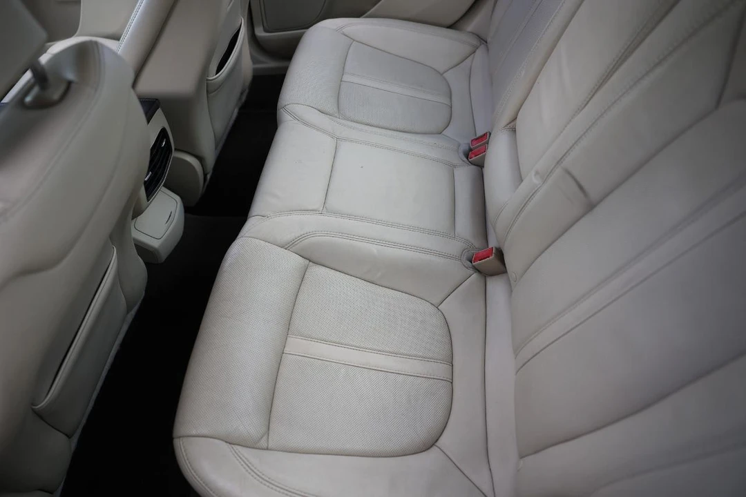 2013 Lincoln MKZ - Image 10 of 21