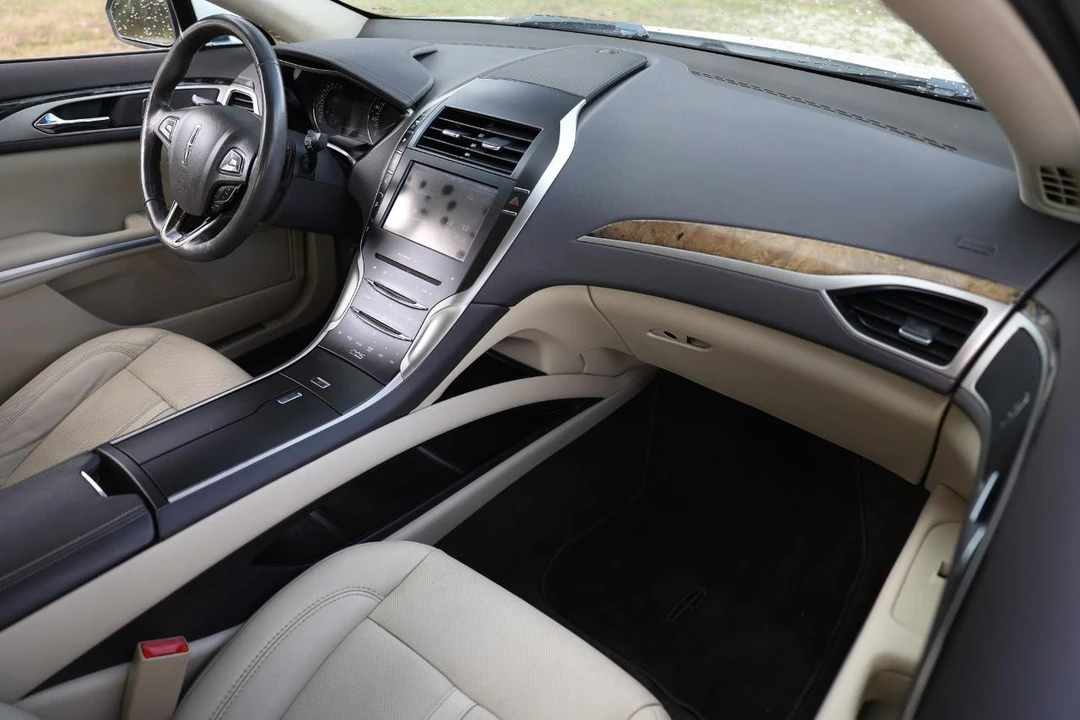 2013 Lincoln MKZ - Image 16 of 21