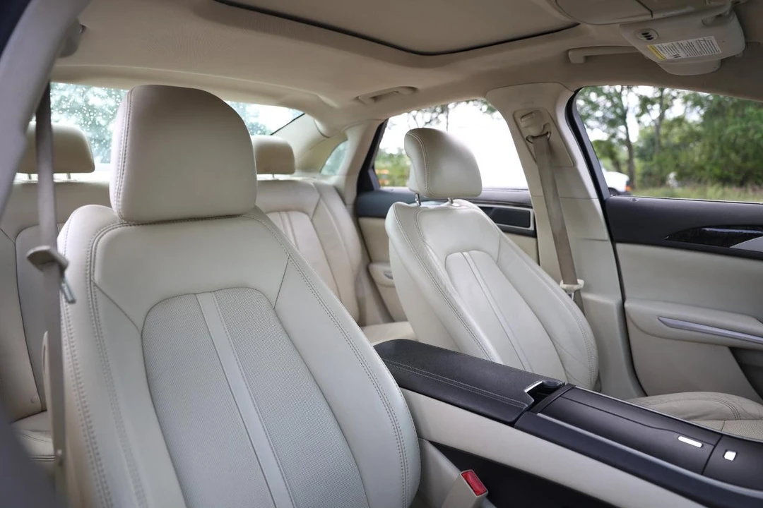 2013 Lincoln MKZ - Image 18 of 21
