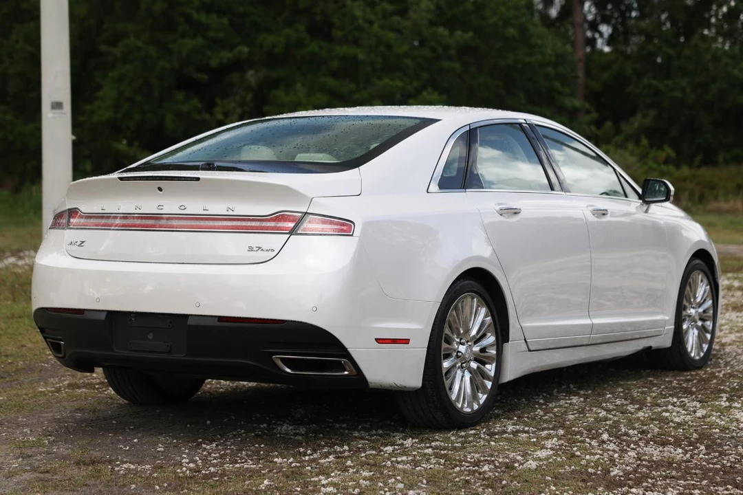 2013 Lincoln MKZ - Image 11 of 21