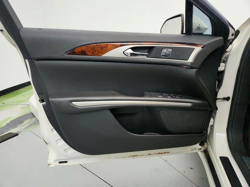 2013 Lincoln MKZ - Image 22 of 31