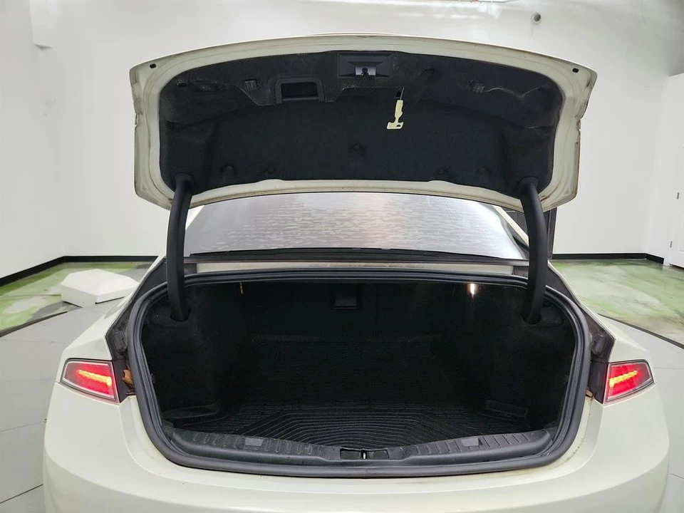 2013 Lincoln MKZ - Image 29 of 31