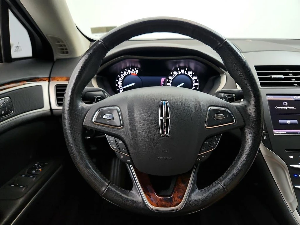 2013 Lincoln MKZ - Image 18 of 31