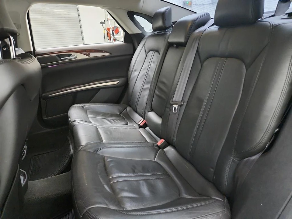 2013 Lincoln MKZ - Image 23 of 31