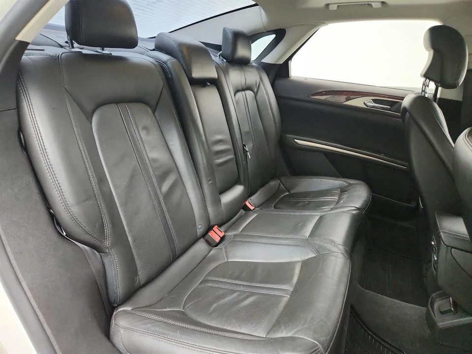 2013 Lincoln MKZ - Image 27 of 31