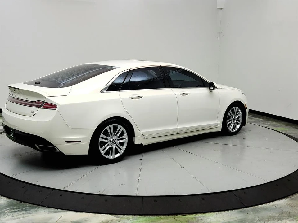 2013 Lincoln MKZ - Image 5 of 31