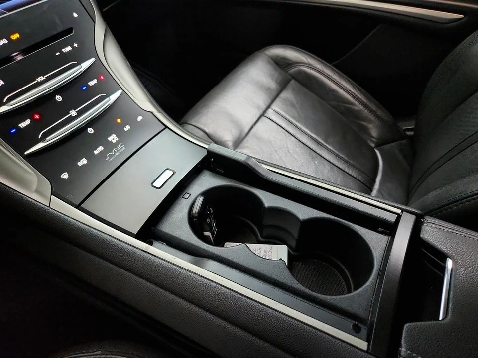 2013 Lincoln MKZ - Image 19 of 31