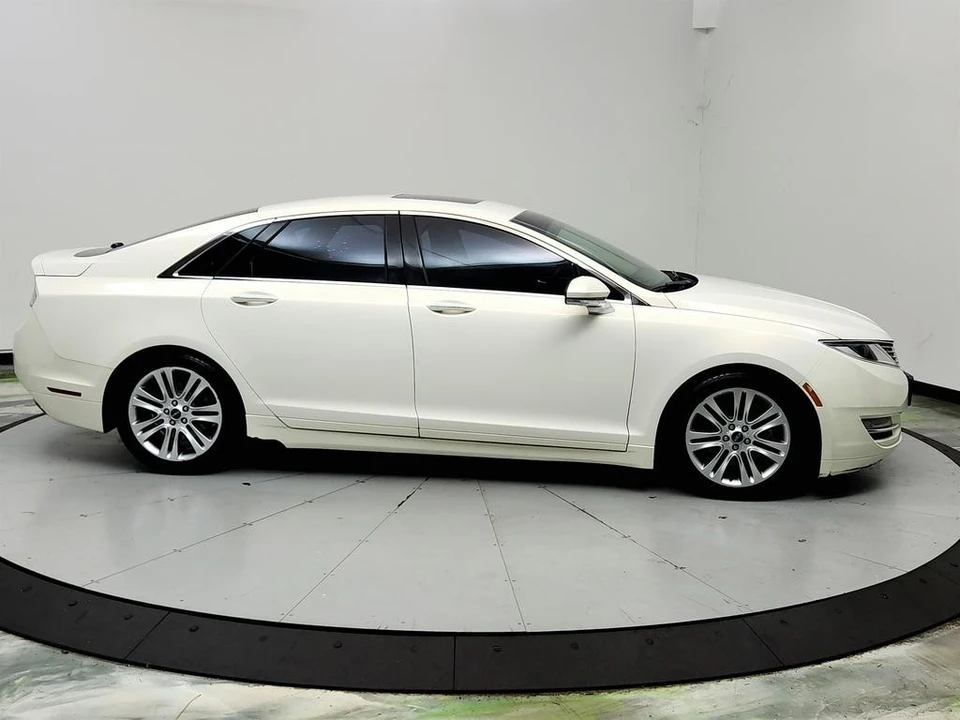 2013 Lincoln MKZ - Image 4 of 31