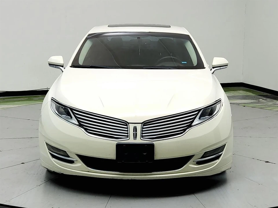 2013 Lincoln MKZ - Image 2 of 31