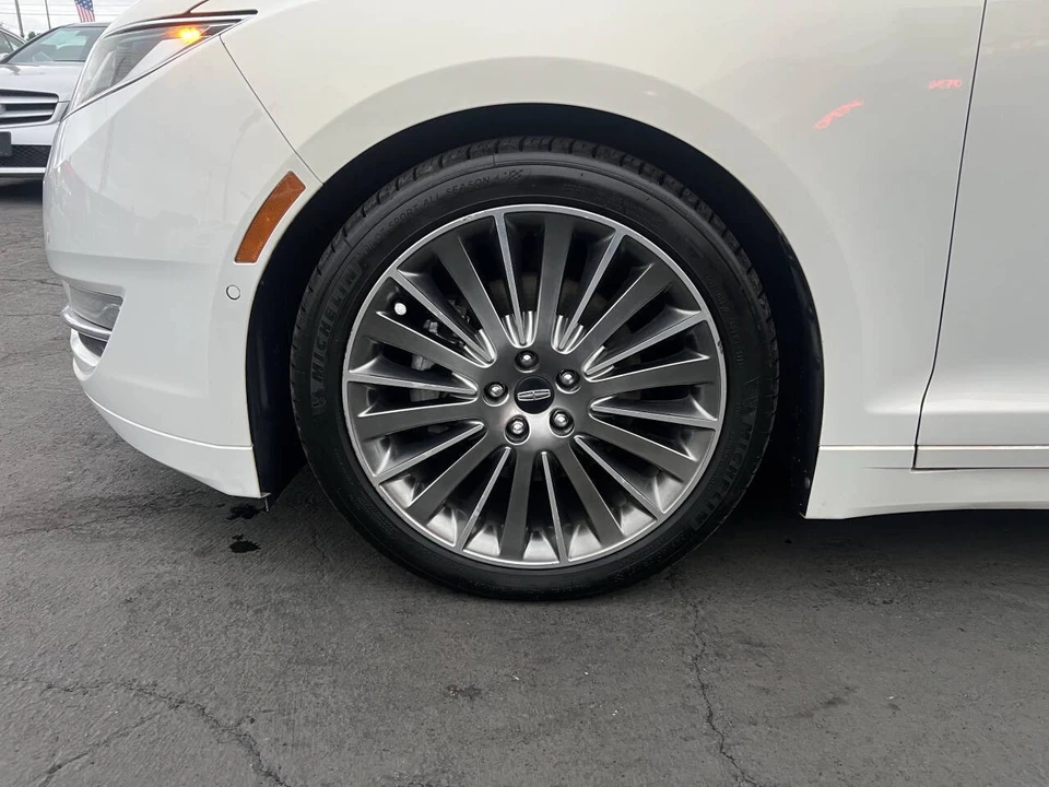 2013 Lincoln MKZ - Image 16 of 17