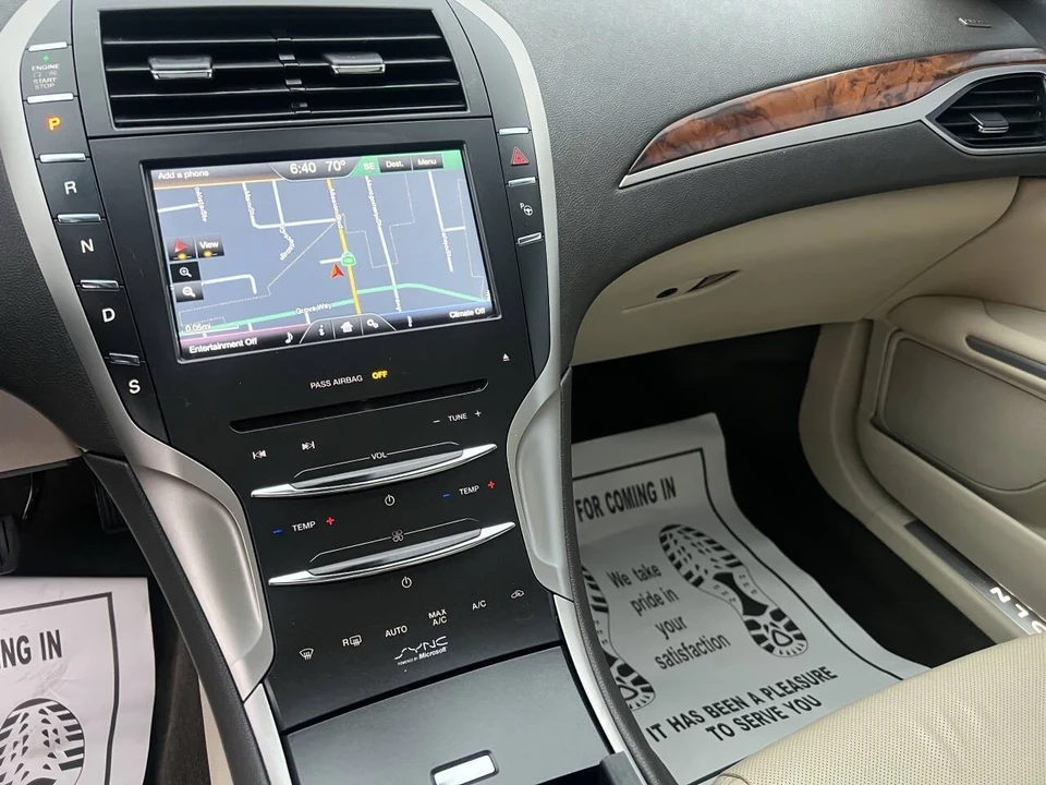2013 Lincoln MKZ - Image 12 of 17