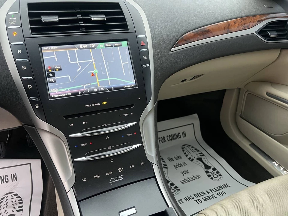 2013 Lincoln MKZ - Image 12 of 17