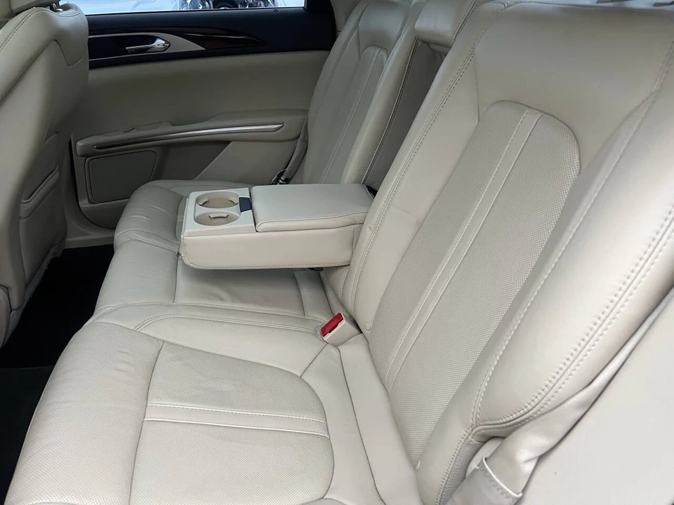 2013 Lincoln MKZ - Image 9 of 17