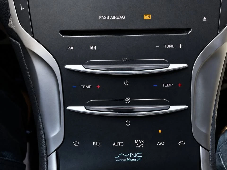 2013 Lincoln MKZ - Image 17 of 19