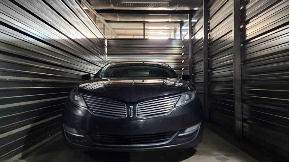 2013 Lincoln MKZ - Image 2 of 11