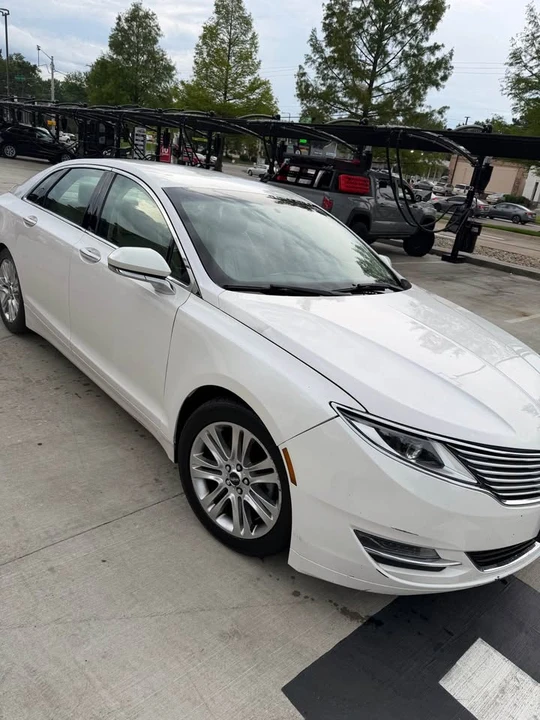 2013 Lincoln MKZ - Image 2 of 9
