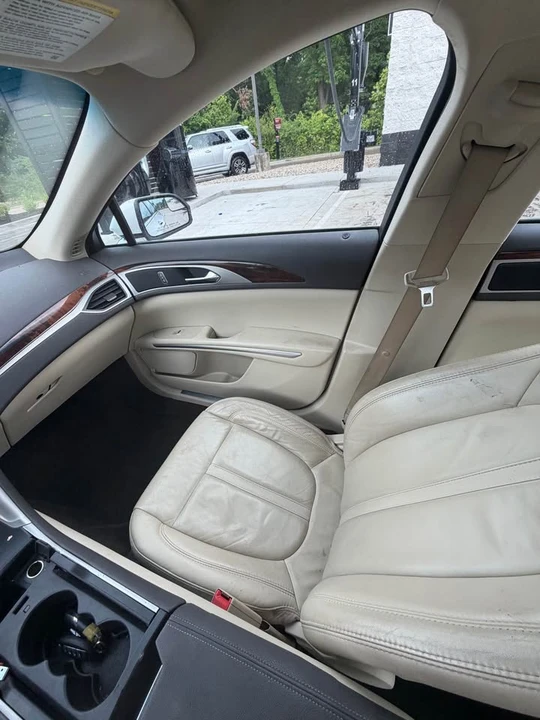 2013 Lincoln MKZ - Image 8 of 9