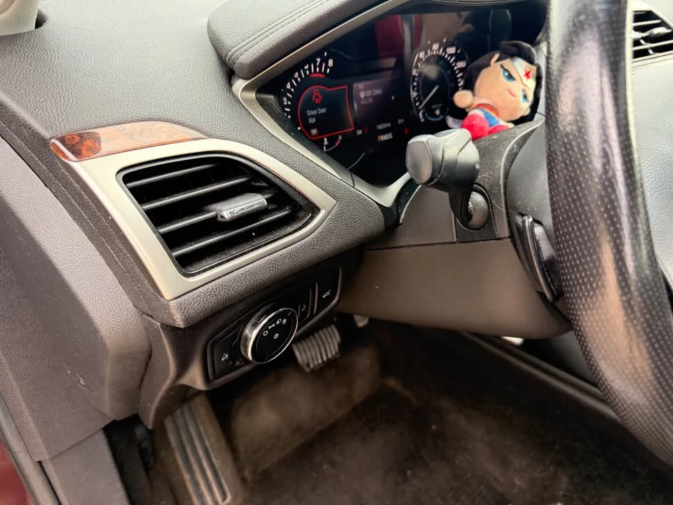2013 Lincoln MKZ - Image 11 of 20