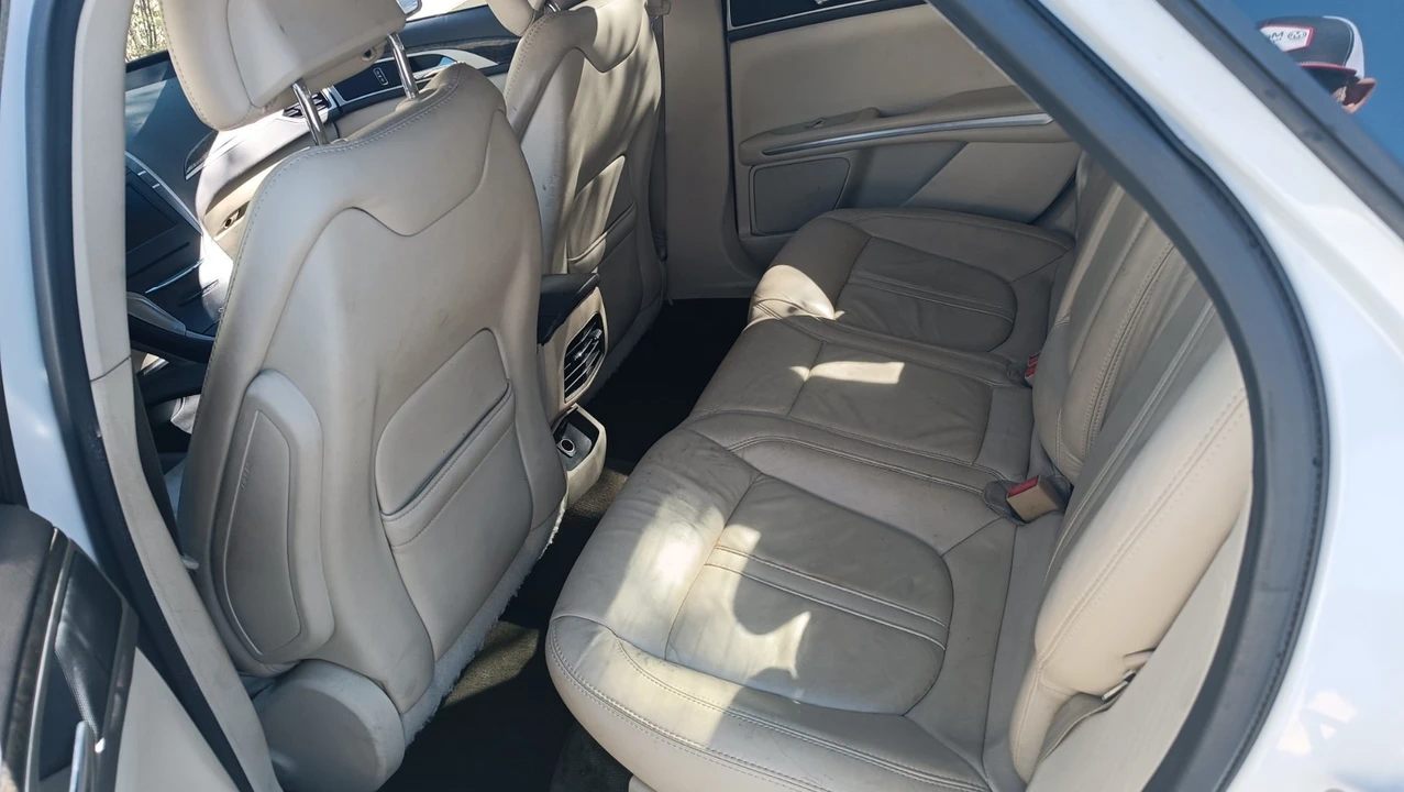 2013 Lincoln MKZ - Image 4 of 16