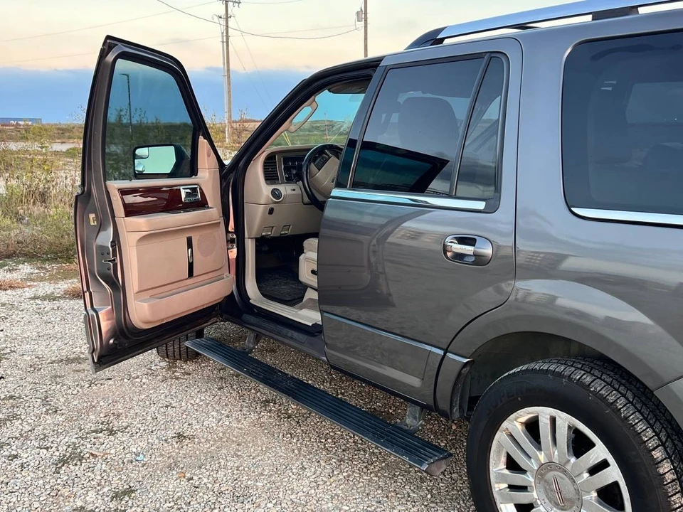 2013 Lincoln Navigator 3rd Gen - Image 14 of 20
