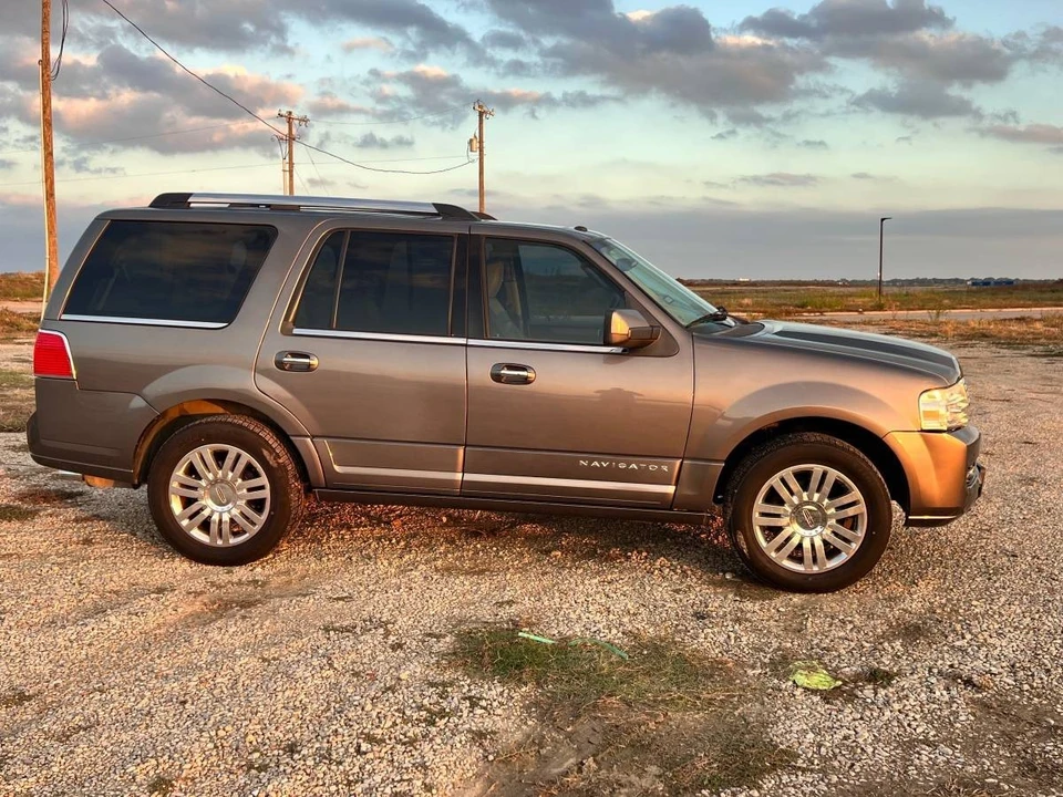 2013 Lincoln Navigator 3rd Gen - Image 6 of 20