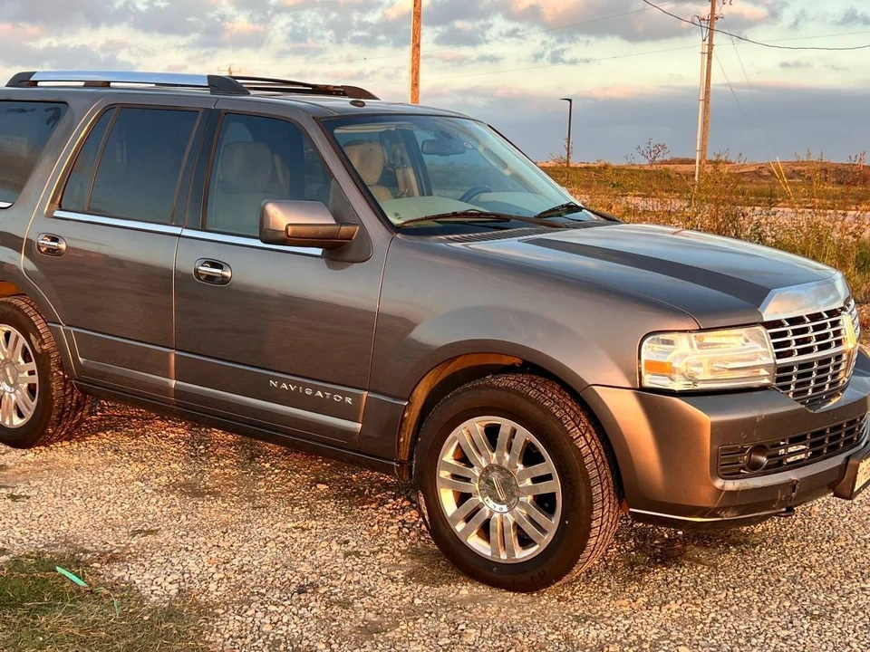 2013 Lincoln Navigator 3rd Gen - Image 11 of 20