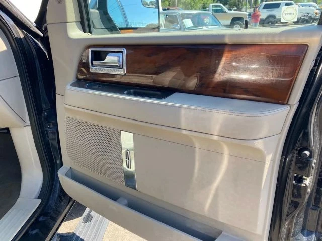 2013 Lincoln Navigator 3rd Gen - Image 20 of 21