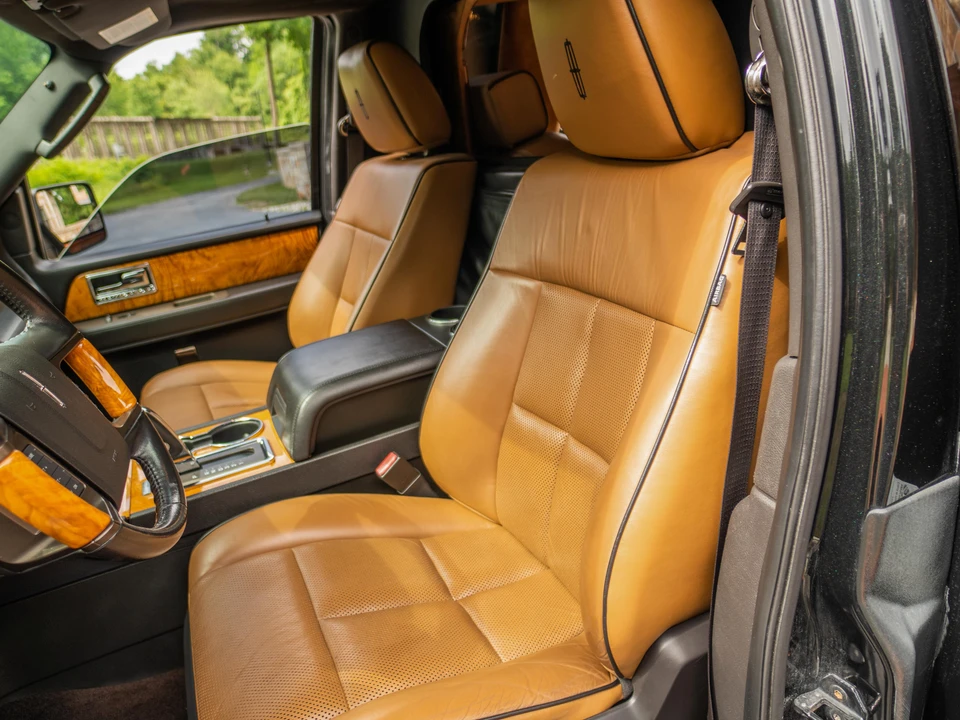 2013 Lincoln Navigator 3rd Gen - Image 29 of 31