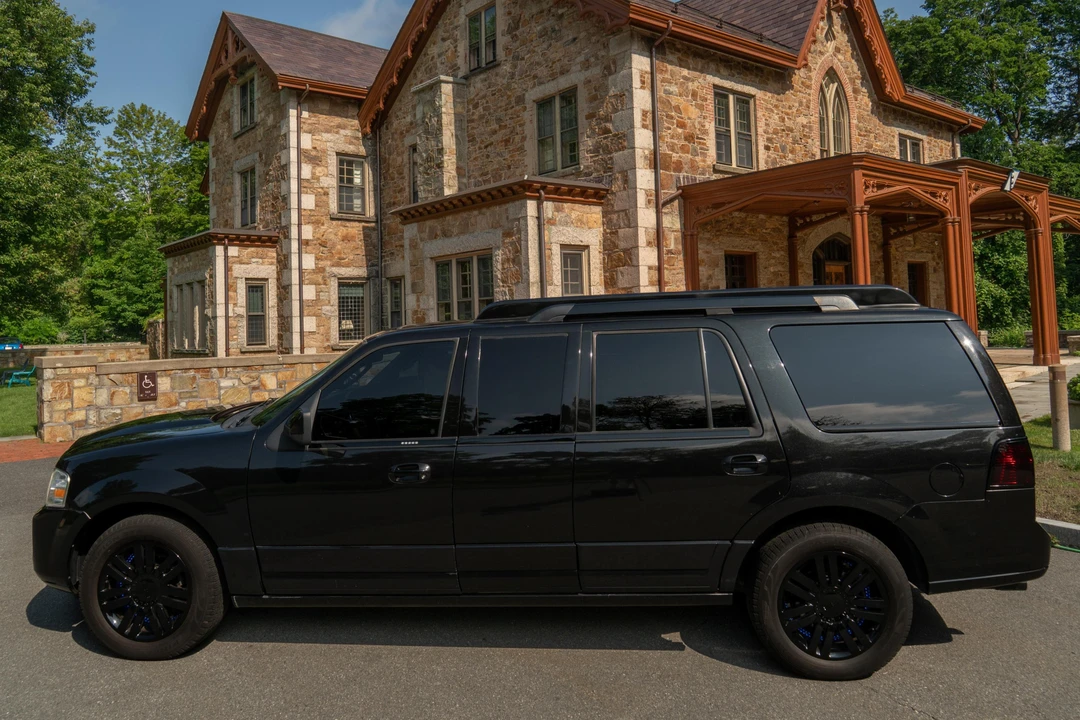 2013 Lincoln Navigator 3rd Gen - Image 3 of 31
