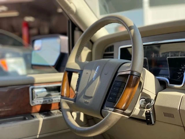 2013 Lincoln Navigator 3rd Gen - Image 12 of 12