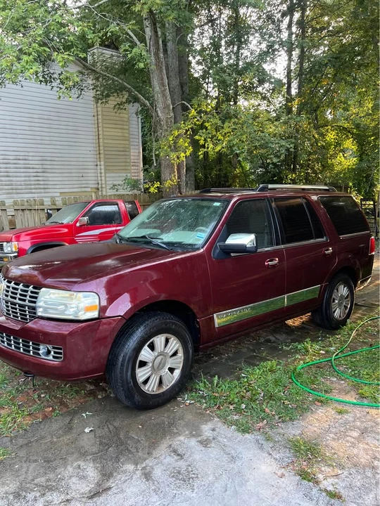 2013 Lincoln Navigator 3rd Gen - Image 2 of 13
