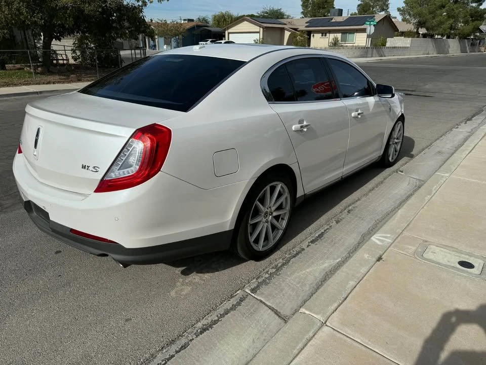 2013 Lincoln MKS - Image 2 of 6