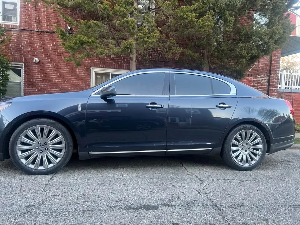 2013 Lincoln MKS - Image 3 of 4