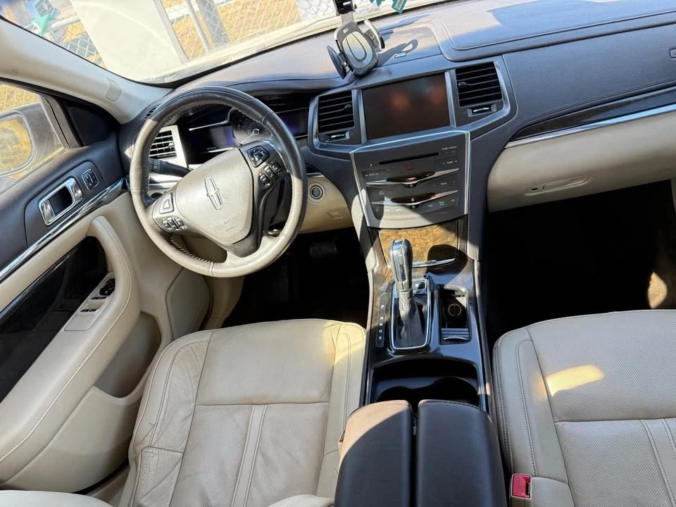 2013 Lincoln MKS - Image 5 of 12