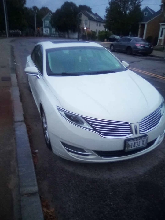 2013 Lincoln MKS - Image 4 of 8