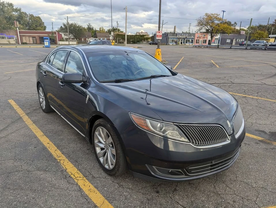2013 Lincoln MKS - Image 2 of 9