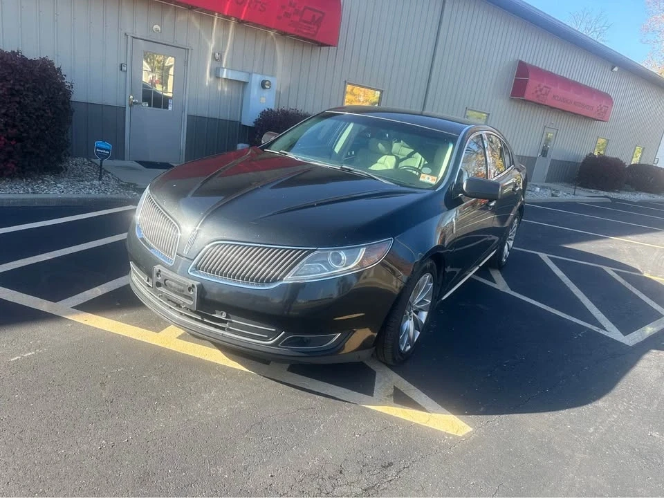 2013 Lincoln MKS - Image 2 of 17