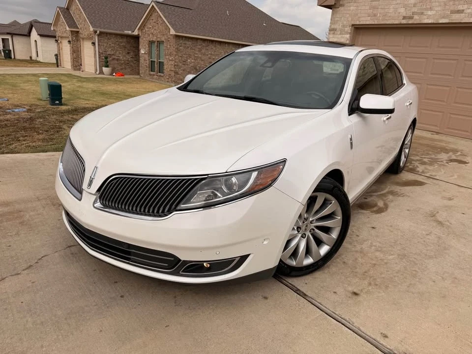 2013 Lincoln MKS - Image 2 of 10