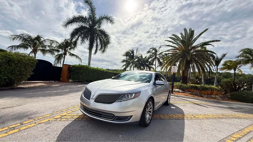2013 Lincoln MKS - Image 2 of 18