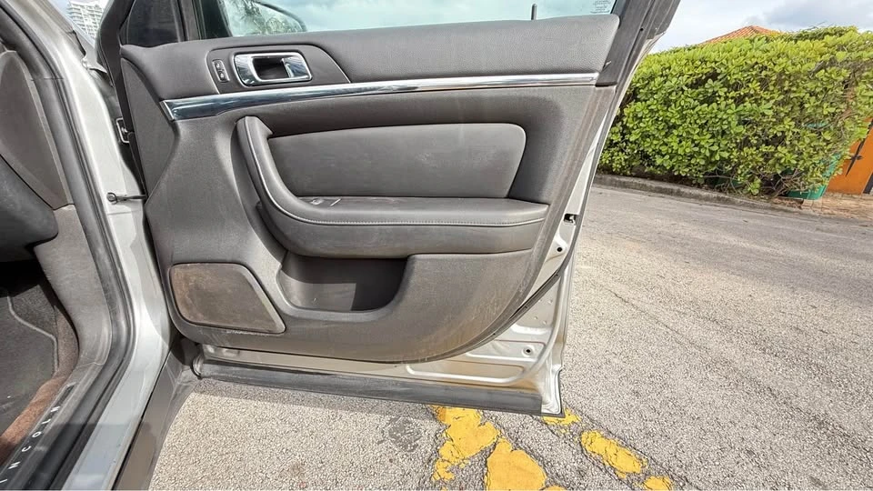 2013 Lincoln MKS - Image 16 of 18