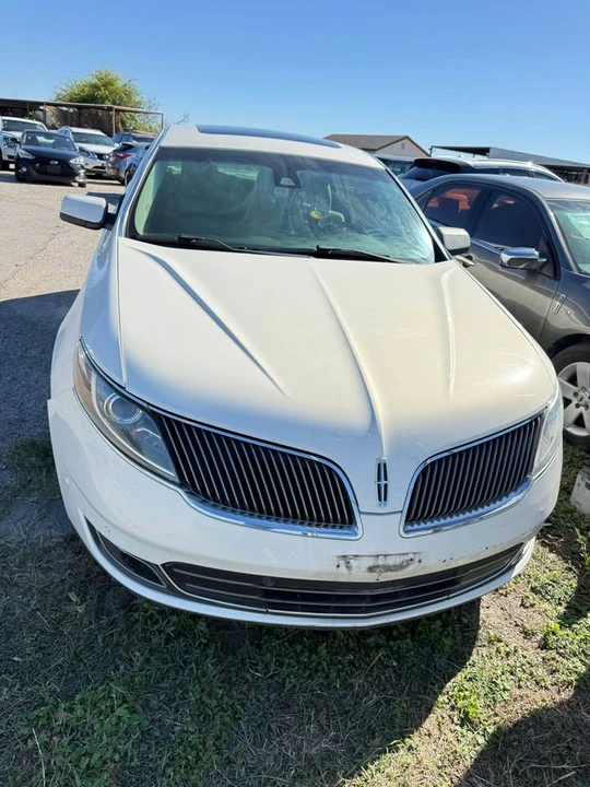 2013 Lincoln MKS - Image 2 of 11