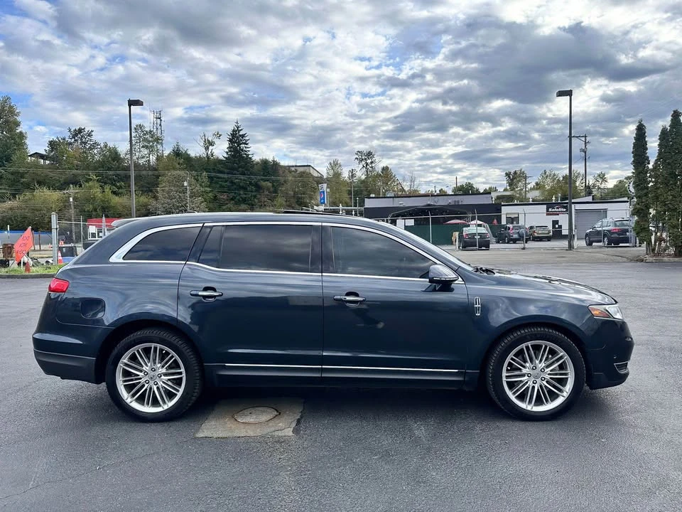 2013 Lincoln MKT - Image 6 of 16