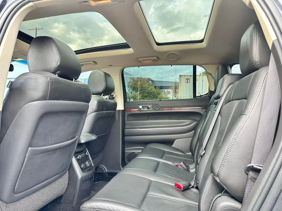 2013 Lincoln MKT - Image 14 of 16