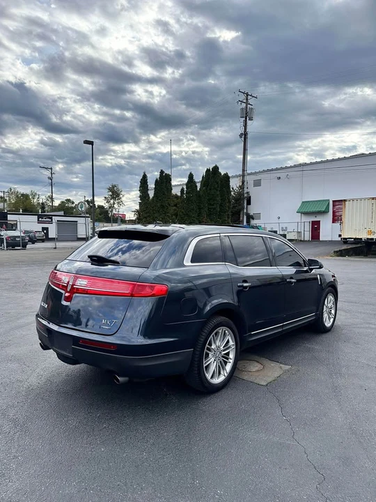 2013 Lincoln MKT - Image 3 of 16