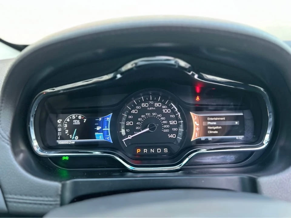 2013 Lincoln MKT - Image 12 of 16