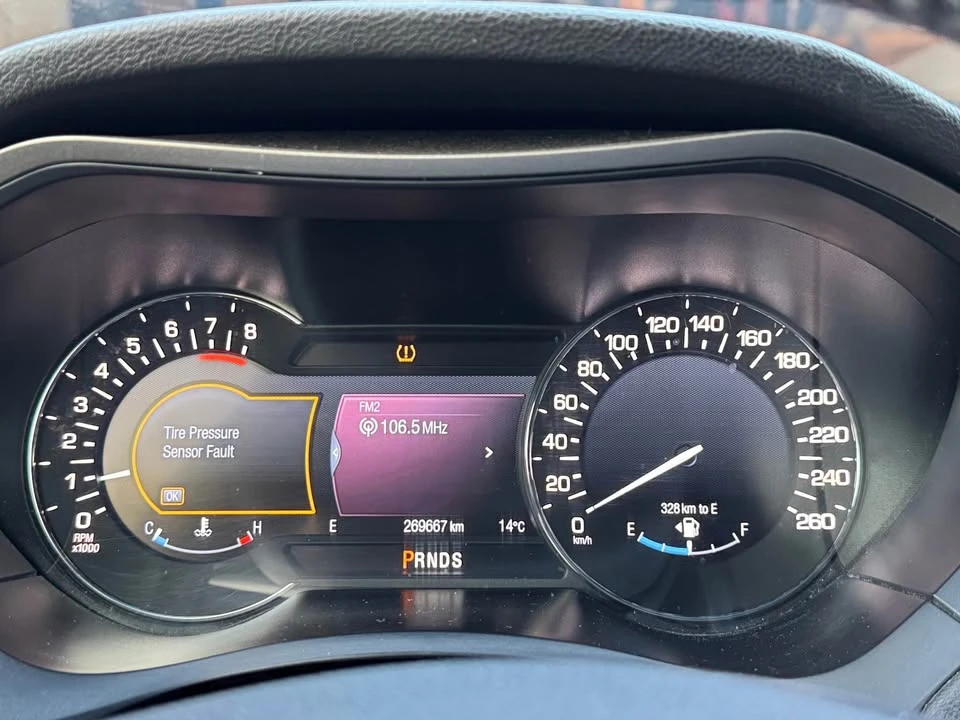 2013 Lincoln MKZ - Image 11 of 16