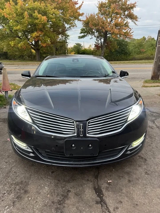 2013 Lincoln MKZ - Image 2 of 9