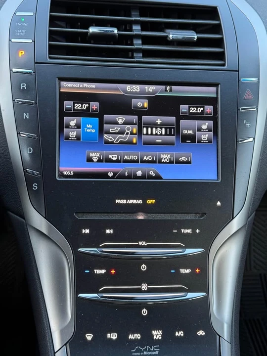 2013 Lincoln MKZ - Image 13 of 17